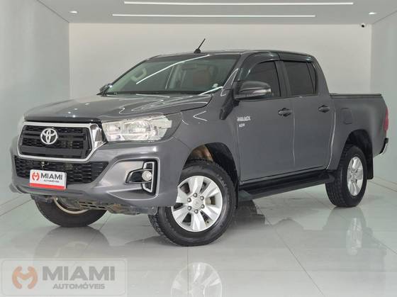TOYOTA HILUX 2.7 SR 4X2 CD 16V FLEX 4P AUTOMÁTICO TOYOTA HILUX 2.7 SR 4X2 CD 16V FLEX 4P AUTOMÁTICO